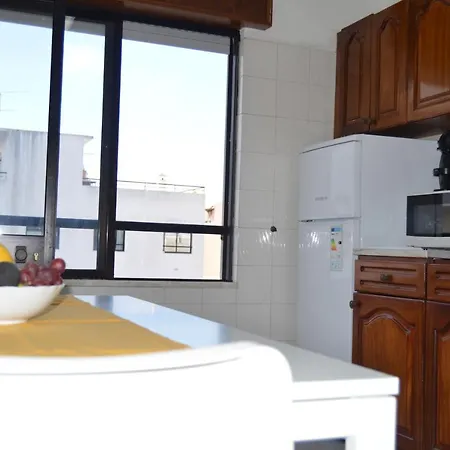 T2 Ashram - 100 Meters Beach Apartment Quarteira