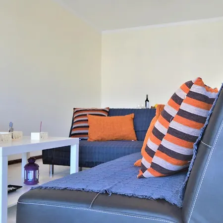 T2 Ashram - 100 Meters Beach Apartment Quarteira
