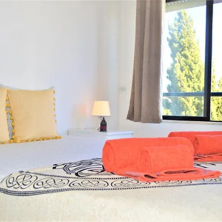T2 Ashram - 100 Meters Beach Apartment Quarteira